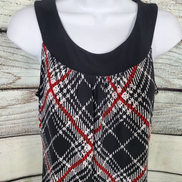 Maurices Women’s Red Black Plaid Sleeveless Blouse Top L - Picture 3 of 6